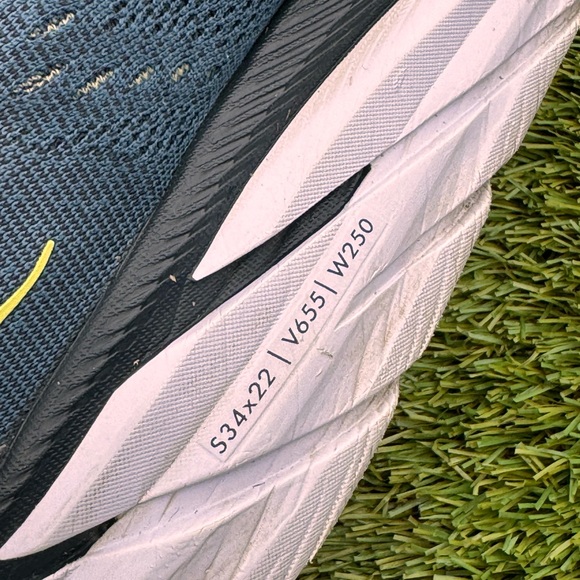 Hoka Clifton 8 great confition size 11.5 men’s - Picture 7 of 8